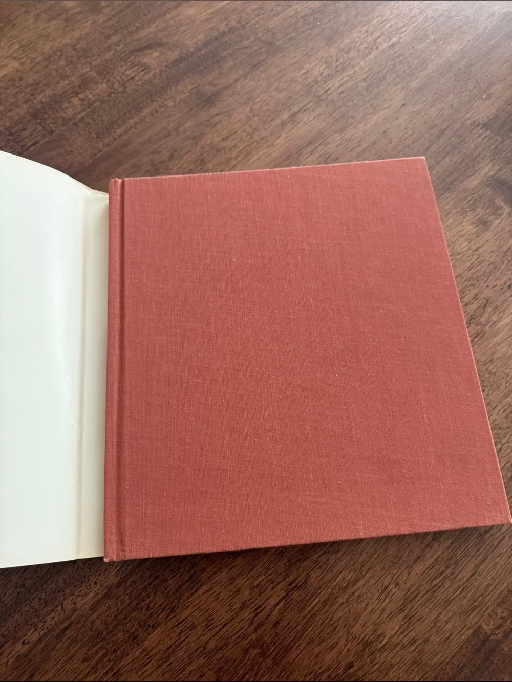 Country Antiques and Collectibles hardcover book